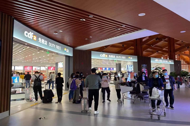 三亚凤凰机场免税店.jpg